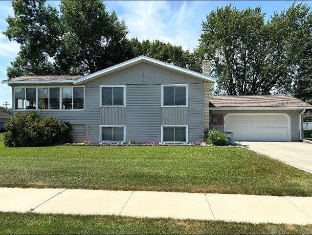 814 4th St SE, Little Falls, MN 56345