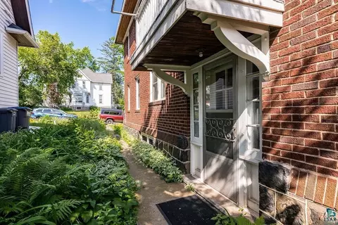 Exterior - 1529 E 5th St, Duluth, MN 55812 photo 3 of 4