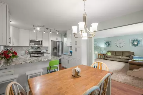 Dining - 6316 113th Pl N, Champlin, MN 55316 photo 2 of 4