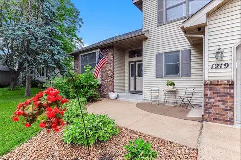 1219 15th St SE, Forest Lake, MN 55025