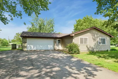 2586 Ann Dr, Shakopee, MN 55379