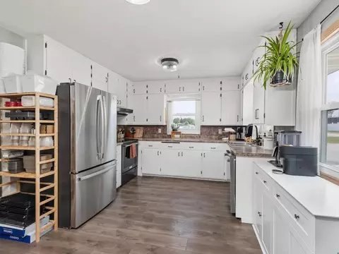 Kitchen - 2024 11th St E, Glencoe, MN 55336 photo 1 of 4