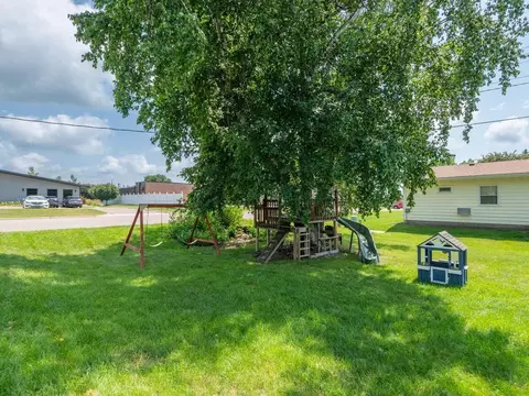 Exterior - 2024 11th St E, Glencoe, MN 55336 photo 8 of 11