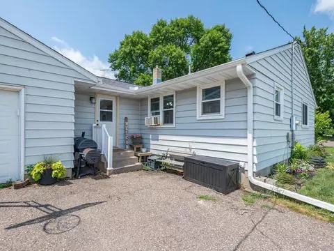 Exterior - 2024 11th St E, Glencoe, MN 55336 photo 6 of 11