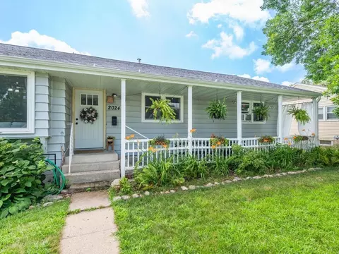 Exterior - 2024 11th St E, Glencoe, MN 55336 photo 2 of 11