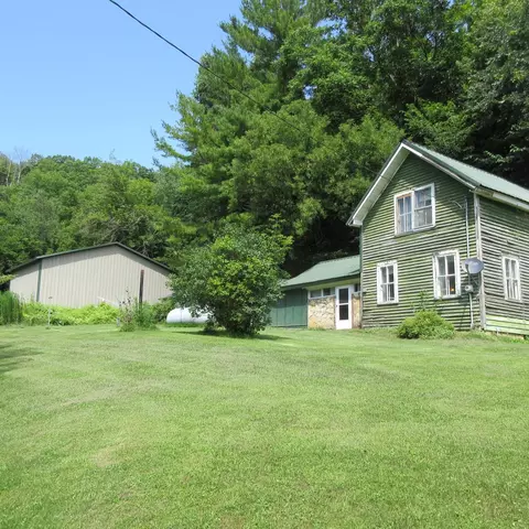 w1620 Pierce County Road South, Plum City, WI 54761