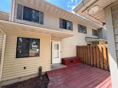 201 Bridlewood Dr, Saint Paul, MN 55119