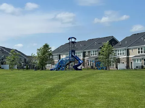 17985 Genoa Dr, Lakeville, MN 55044