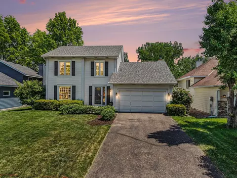 1195 Silverwood Rd, Woodbury, MN 55125