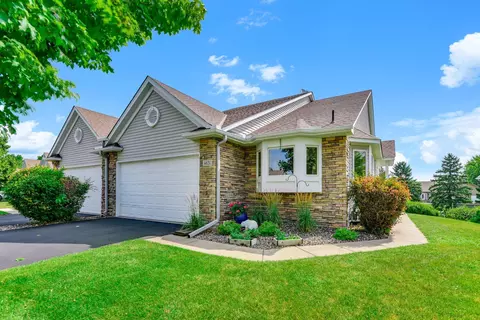 4831 Greenhaven Dr, White Bear Lake, MN 55127