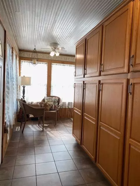 Entry Way - 430 1st St, Arthur, ND 58006 photo 2 of 4