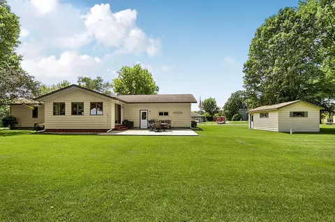 Exterior - 815 5th St N, Cold Spring, MN 56320 photo 4 of 7