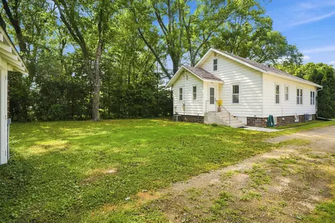 Exterior - 19 12th St NE, Faribault, MN 55021 photo 7 of 8