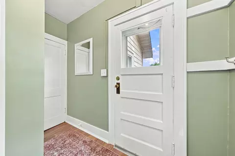 Entry Way - 19 12th St NE, Faribault, MN 55021 photo 4 of 4