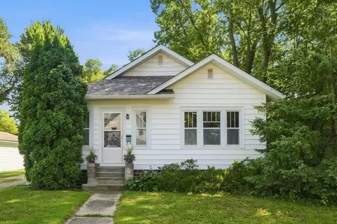 Exterior - 19 12th St NE, Faribault, MN 55021 photo 4 of 8