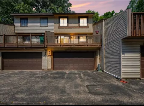 293 River Woods Ln, Burnsville, MN 55337