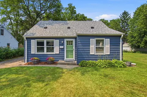 128 18th Ave N, Hopkins, MN 55343