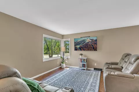 Living - 1005 25th Ave N, Saint Cloud, MN 56303 photo 3 of 4