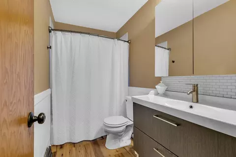 Bath - 1005 25th Ave N, Saint Cloud, MN 56303 photo 1 of 2
