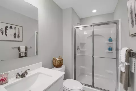 Bath - 23640 Marshview Dr, Rogers, MN 55374 photo 3 of 5