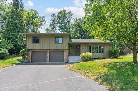 5986 Mckinley St NE, Fridley, MN 55432
