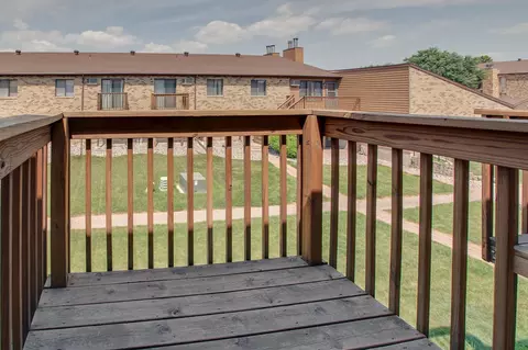 Exterior - 1530 35th St S #E, Fargo, ND 58103 photo 3 of 4