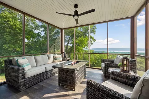 n1093 375th Street, Maiden Rock, WI 54750