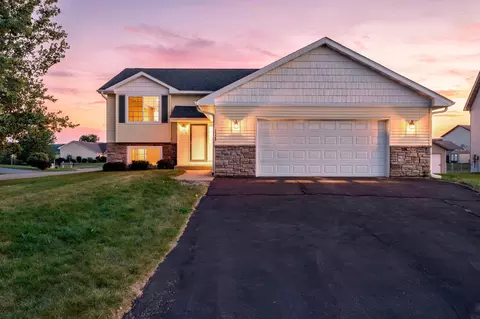 1528 Sequoia Ln, New Richmond, WI 54017
