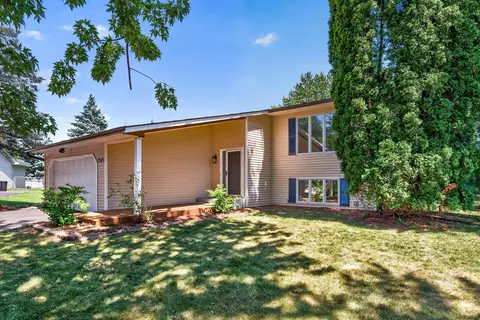 17550 Illinois Ct, Lakeville, MN 55044