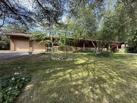 4497 S Oak Leaf Ct, Vadnais Heights, MN 55127