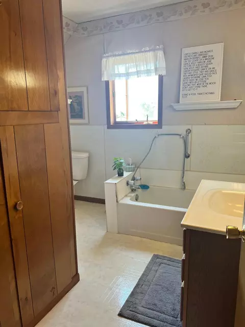 Bath - 304 E 4th St, Madison, MN 56256 photo 1 of 1
