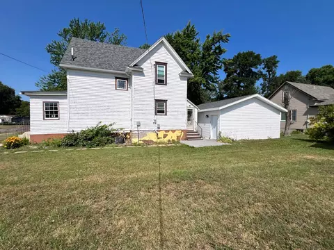 Exterior - 304 E 4th St, Madison, MN 56256 photo 4 of 4