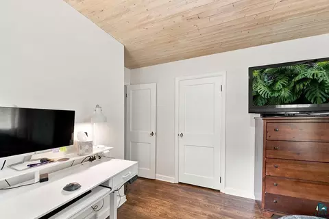 Bedroom - 220 E Locust St, Duluth, MN 55811 photo 4 of 6