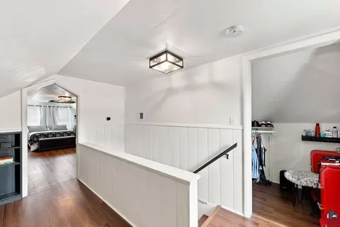 Entry Way - 220 E Locust St, Duluth, MN 55811 photo 2 of 2