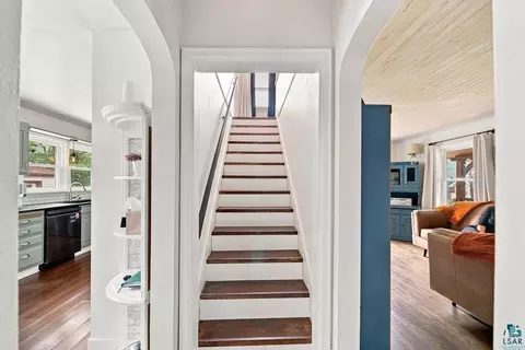 Entry Way - 220 E Locust St, Duluth, MN 55811 photo 1 of 2