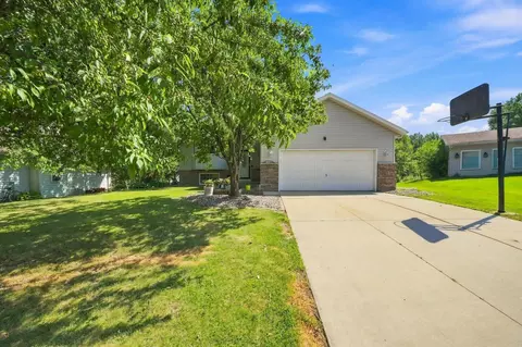 2710 60th St NW, Rochester, MN 55901