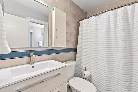 Bath - 445 Gramsie Rd, Shoreview, MN 55126 photo 1 of 3