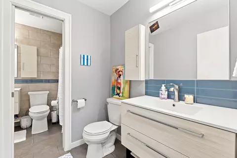 Bath - 445 Gramsie Rd, Shoreview, MN 55126 photo 2 of 3