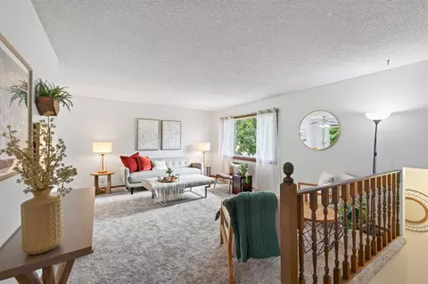10665 Hummingbird St NW, Coon Rapids, MN 55433