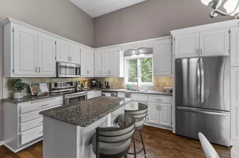 Kitchen - 9451 White Oaks Trl N, Champlin, MN 55316 photo 4 of 6