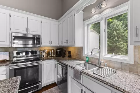 Kitchen - 9451 White Oaks Trl N, Champlin, MN 55316 photo 5 of 6