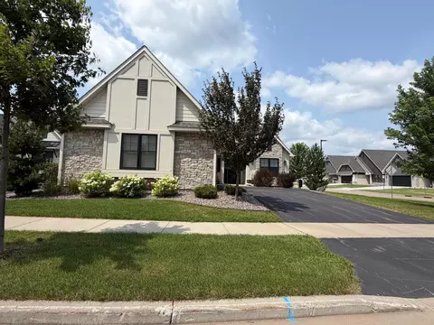 2302 Simply Living Ln, Hudson, WI 54016