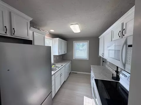 Kitchen - 213 11th Ave SW, Austin, MN 55912 photo 2 of 2