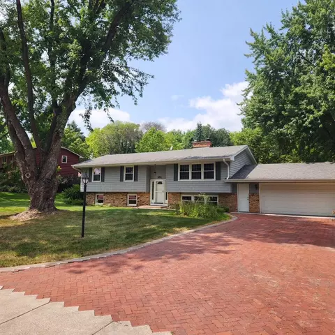 17610 24th Ave N, Plymouth, MN 55447