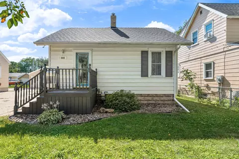 Exterior - 909 11th St NW, Austin, MN 55912 photo 5 of 7