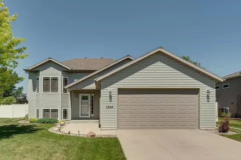 1254 39th Ave S, Moorhead, MN 56560