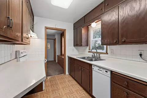 Kitchen - 2909 Pascal St, Roseville, MN 55113 photo 4 of 5