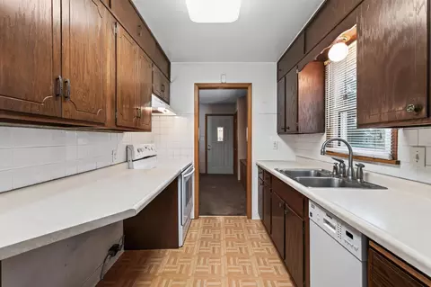Kitchen - 2909 Pascal St, Roseville, MN 55113 photo 5 of 5