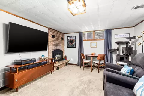 Living - 4119 Pitt St, Duluth, MN 55804 photo 3 of 7