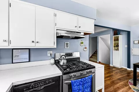 Kitchen - 4119 Pitt St, Duluth, MN 55804 photo 2 of 4